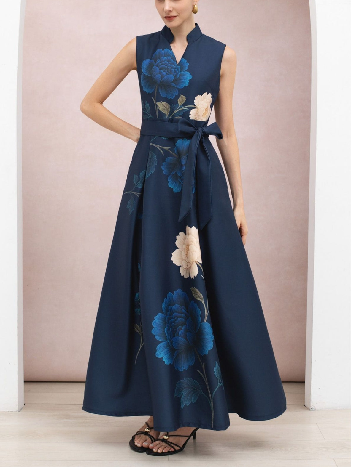 Elegante e Glamour Abito Maxi Senza Maniche con Stampa Peonia e Vita Legata