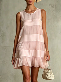 Abito Mini in Chiffon Rosa Chiaro Plissettato con Design a Strati e Patchwork