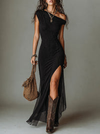 Abito Maxi Nero Boho con Spacco Frontale e Scollo a Spalla Unica