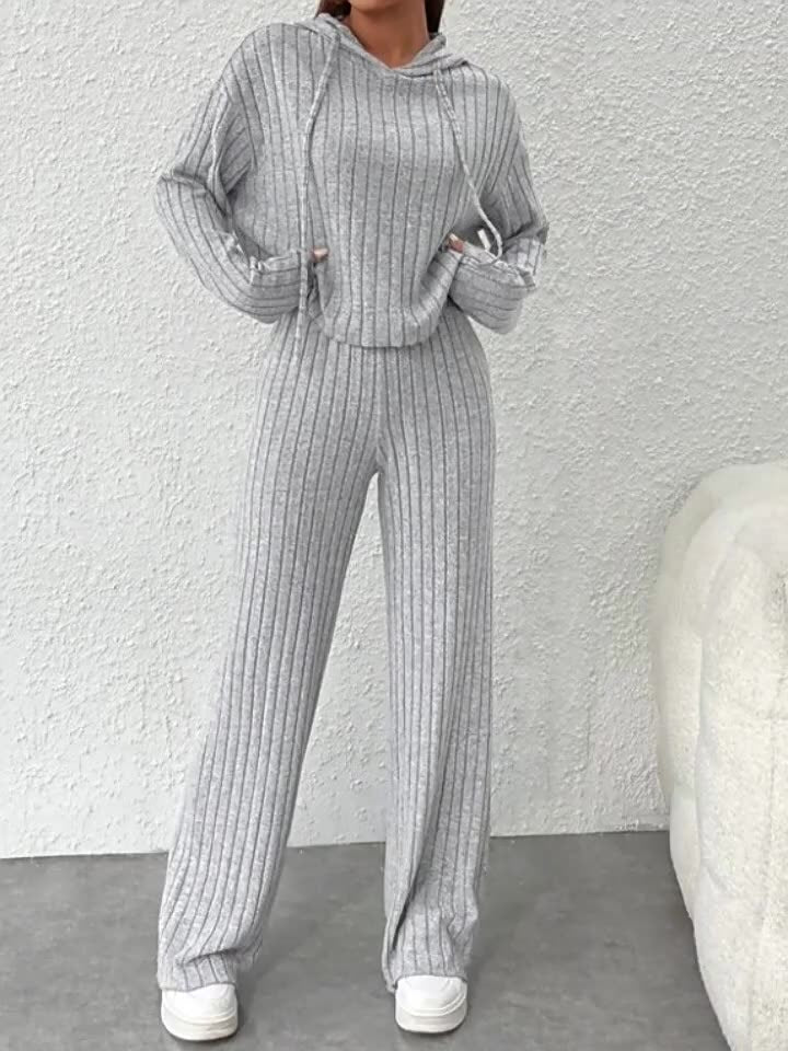 Set lungo a maniche lunghe a righe con cappuccio ampio
