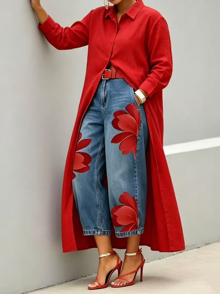 Camicia lunga abbinata a un set di pantaloni in denim a gamba larga floreale
