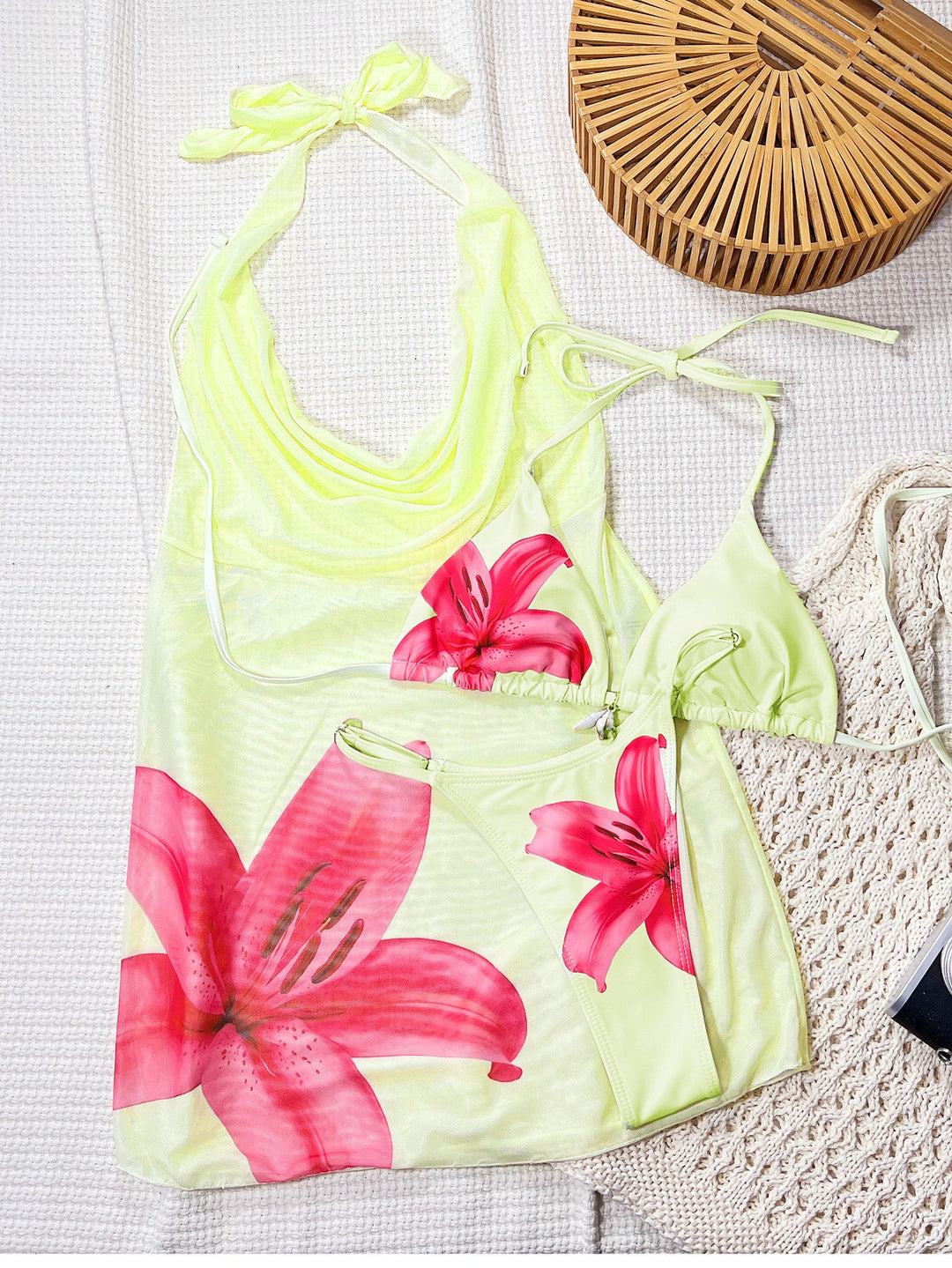 Costume da bagno tre pezzi alla moda, stampato e aderente