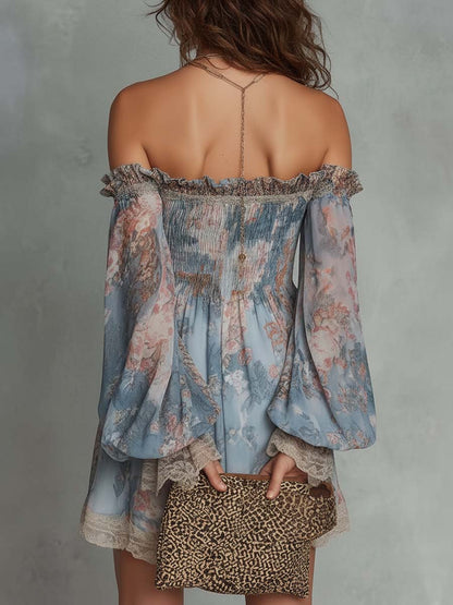 Abito Mini in Chiffon Arricciato con Spalle Scoperte e Motivo Floreale Romantico