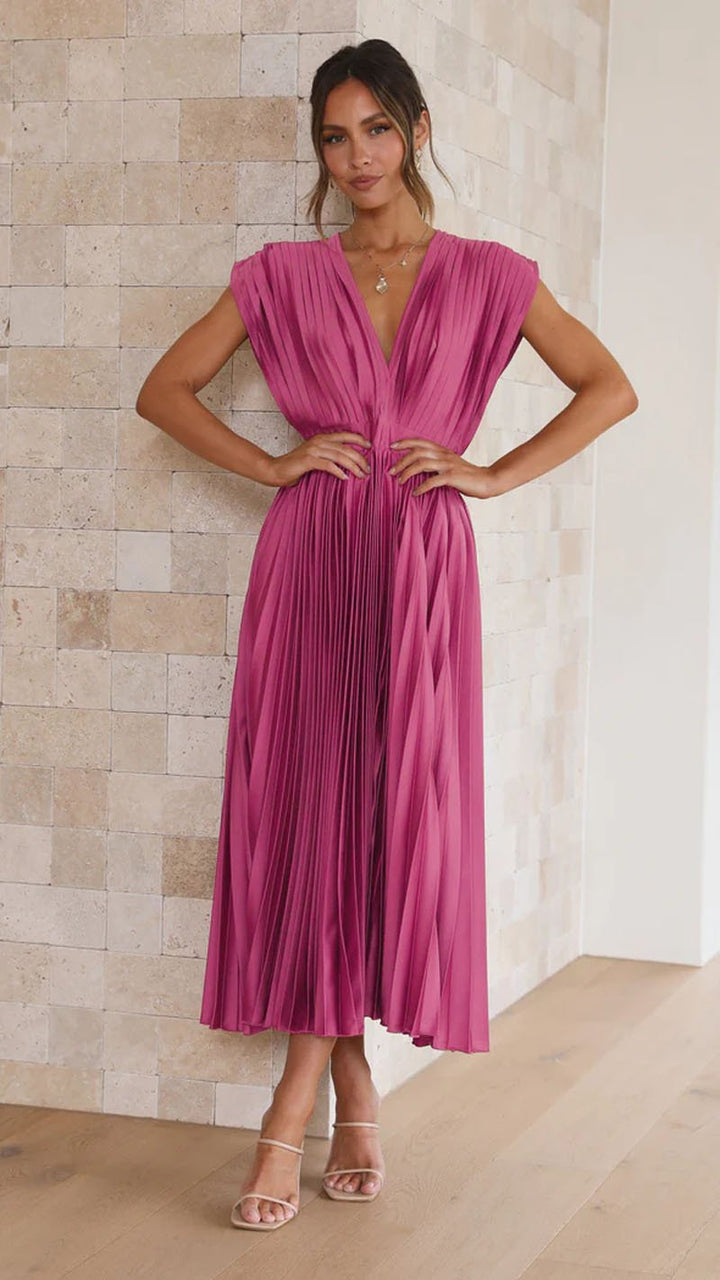 Abito midi fluente in satin plissettato con scollo a V elegante