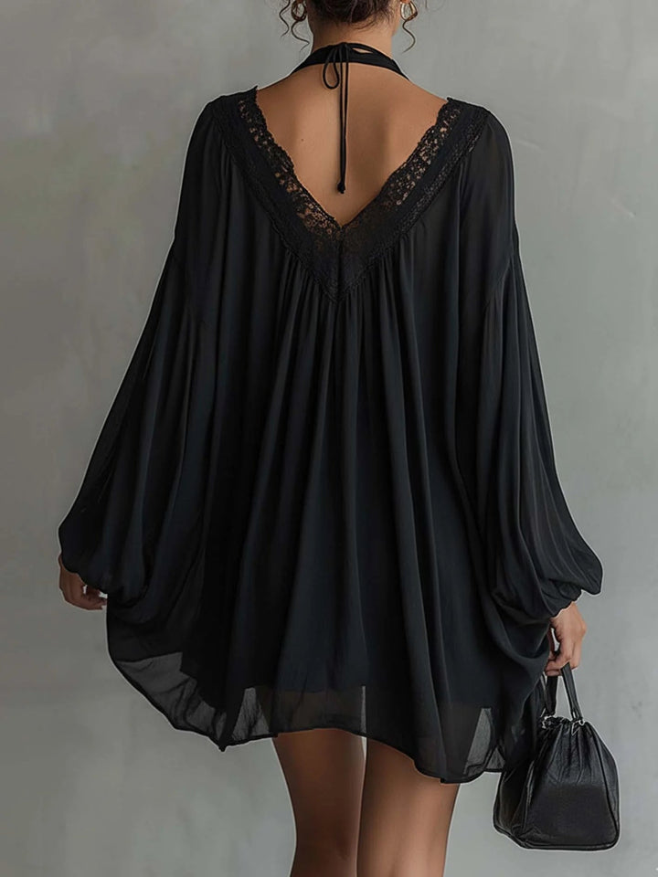 Cassandre | Mini Abito in Mousseline Nera, Collo in Pizzo