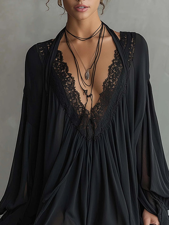 Mini Abito Nero in Chiffon con Scollo in Pizzo