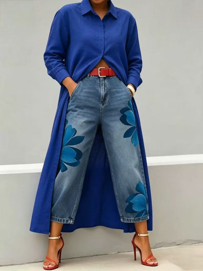 Camicia lunga abbinata a un set di pantaloni in denim a gamba larga floreale