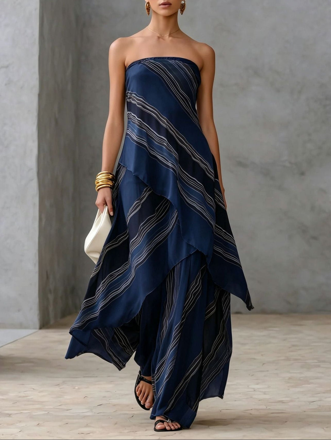 Vestito Maxi Senza Spalline in Chiffon a Righe Casual