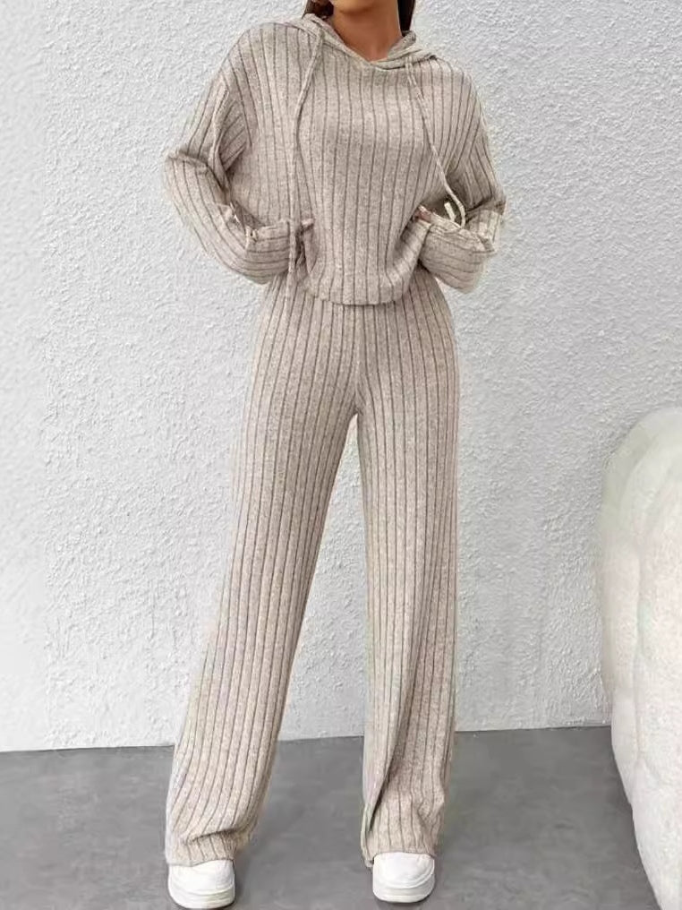 Set lungo a maniche lunghe a righe con cappuccio ampio