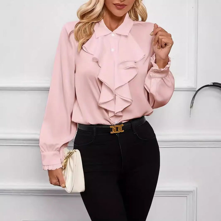 Camicia elegante con dettagli di design arricciati e a strati.