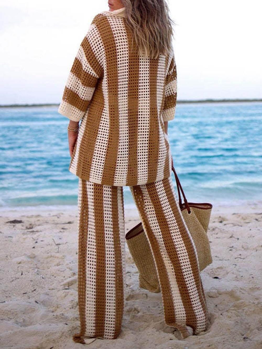 Set di Camicia a Strisce con Scollatura a V e Pantaloni a Gamba Larga