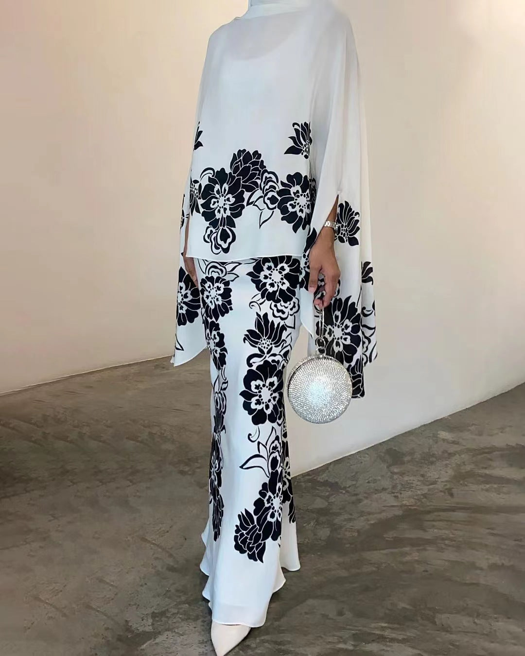SET SLIM ELEGANTE CON COLLO ALTO FLOREALE