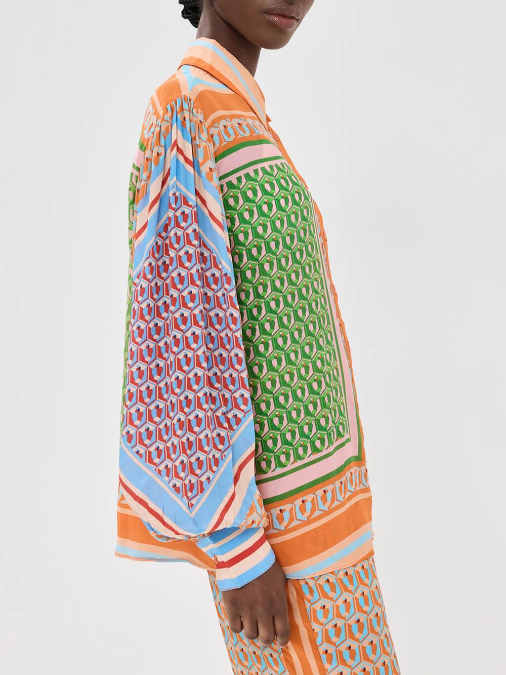 Camicia Larga con Maniche a Palloncino e Stampa Unica Colorata