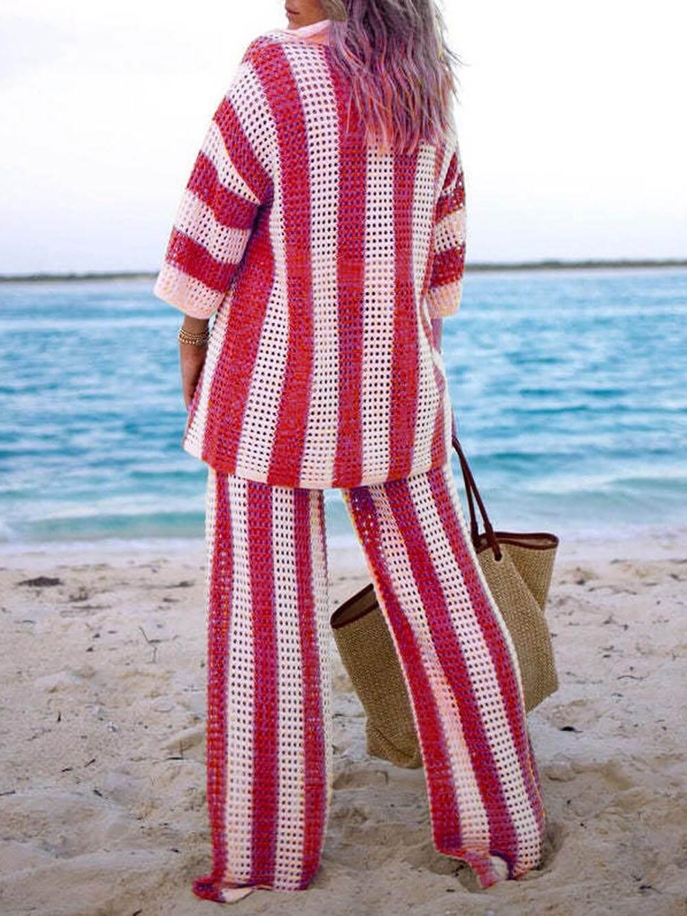 Set di pantaloni larghi con camicia a righe con scollatura a V