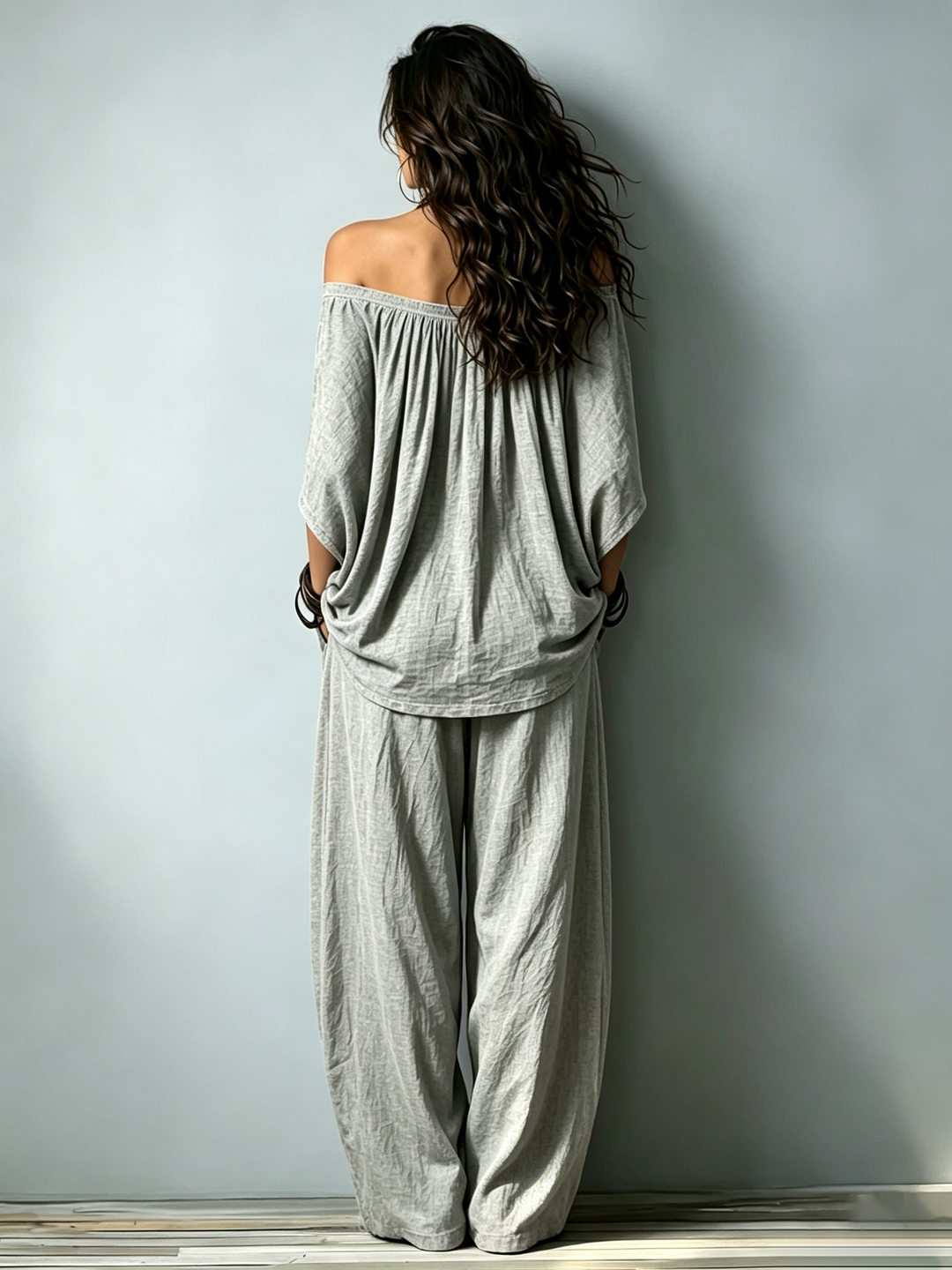 Set Due Pezzi Larghe con Top in Cotone Grigio Off-Shoulder e Pantaloni Coordinati
