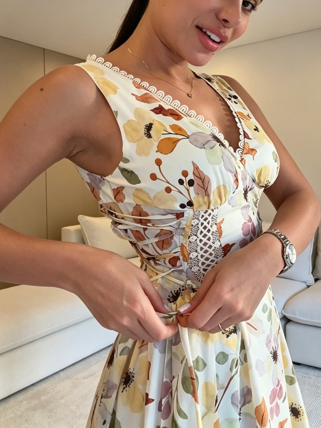 Abito Maxi Elegante Stampato con Pannelli in Pizzo e Dettaglio in Pizzo alla Vita