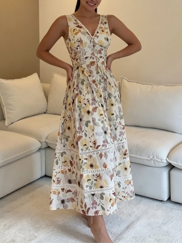 Abito Maxi Elegante Stampato con Pannelli in Pizzo e Dettaglio in Pizzo alla Vita