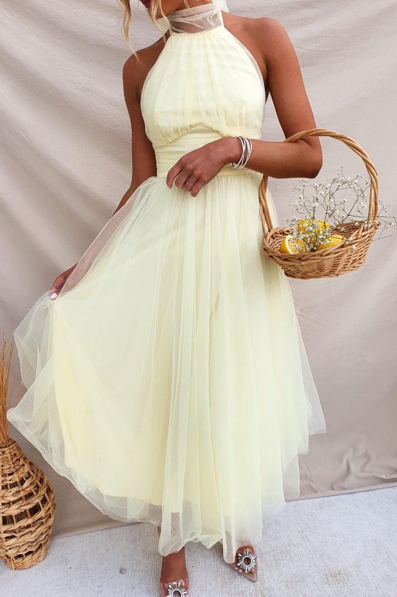 Abito Maxi Halter in Tulle con Dettagli Arricciati