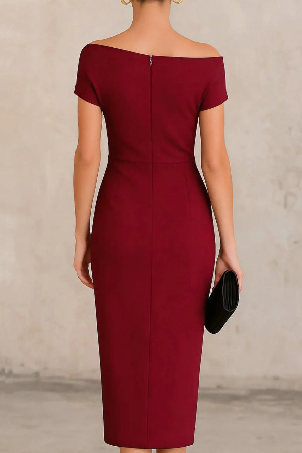 Abito midi elegante a maniche corte e slim-fit con pieghe