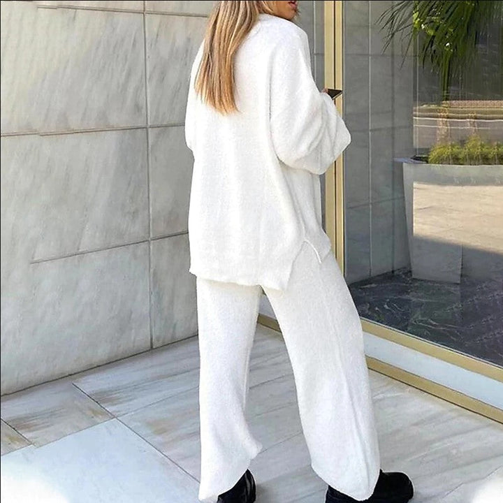 Set a due pezzi quotidiano con scollo a V in un colore solido e confortevole