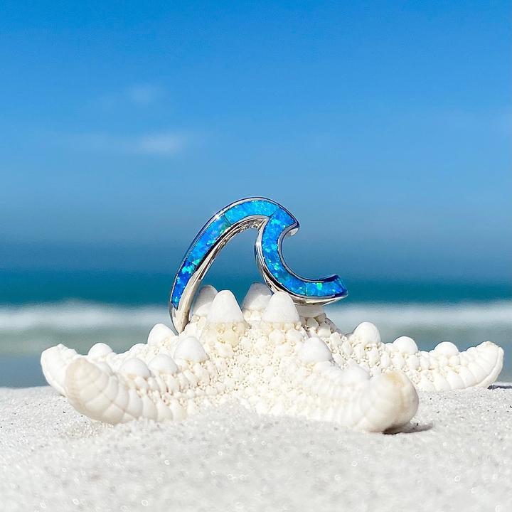 Anello Ondulato in Argento con Opale Blu