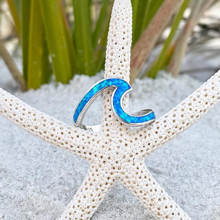 Anello Ondulato in Argento con Opale Blu