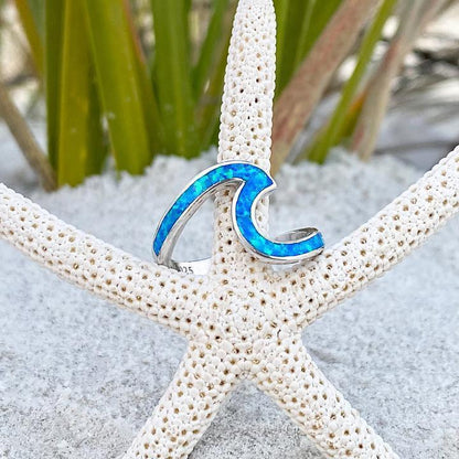 Anello Ondulato in Argento con Opale Blu