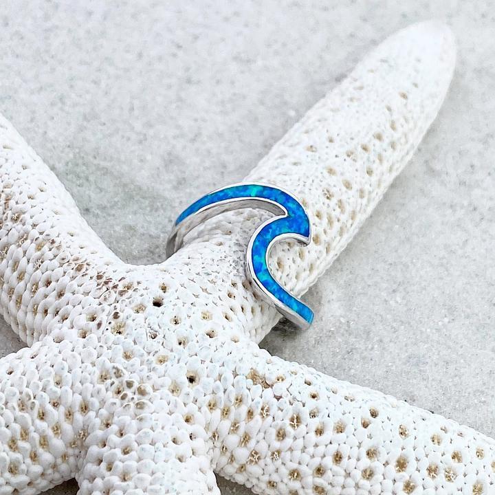 Anello Ondulato in Argento con Opale Blu