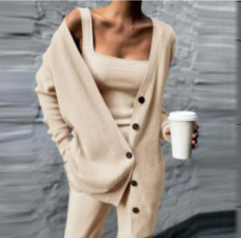 Set di Tre Pezzi Comodo in Maglia