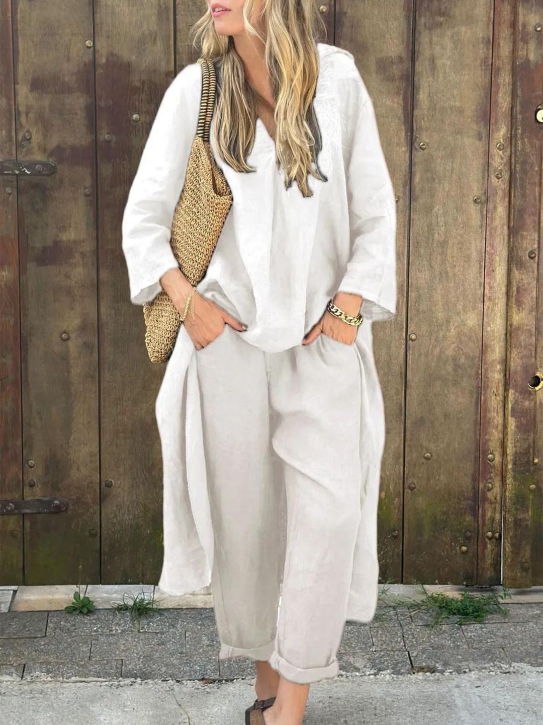 Set Top in Lino Irregolare con Scollo a V e Pantaloni Larghi a Vita Alta con Tasche