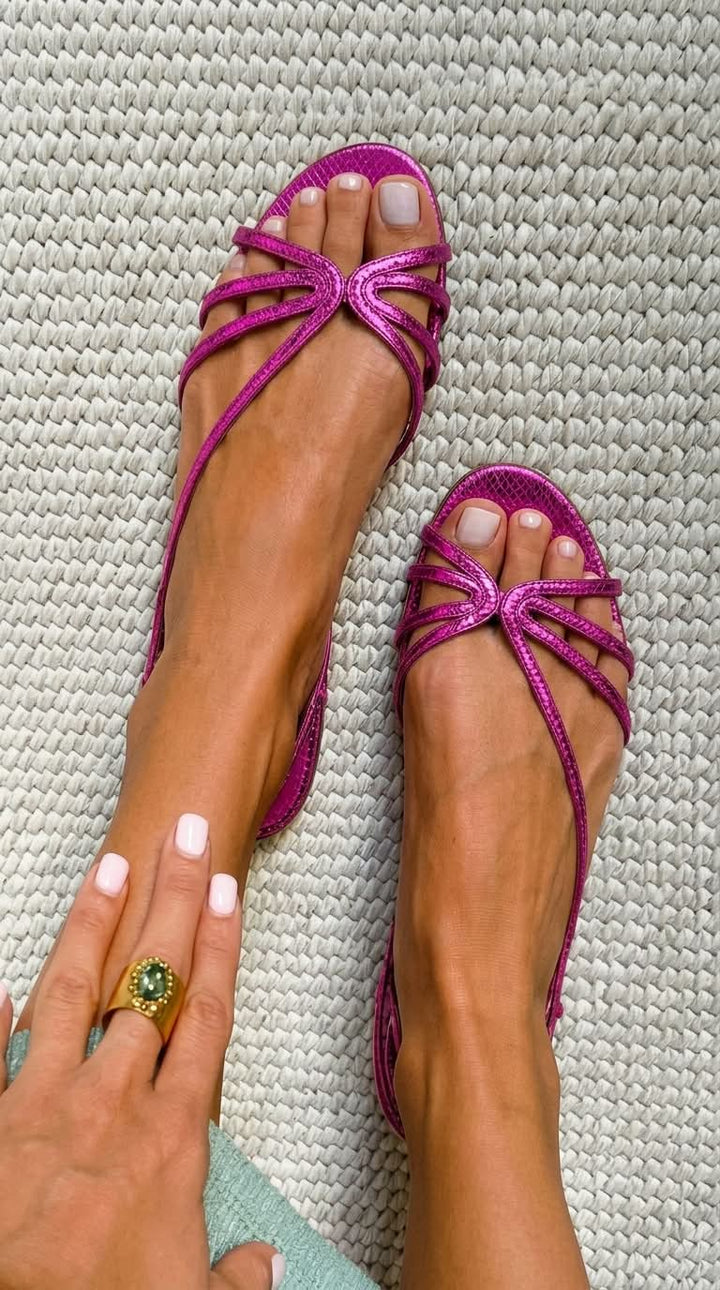 Sandali con Cinghie in Aspetto Metallico