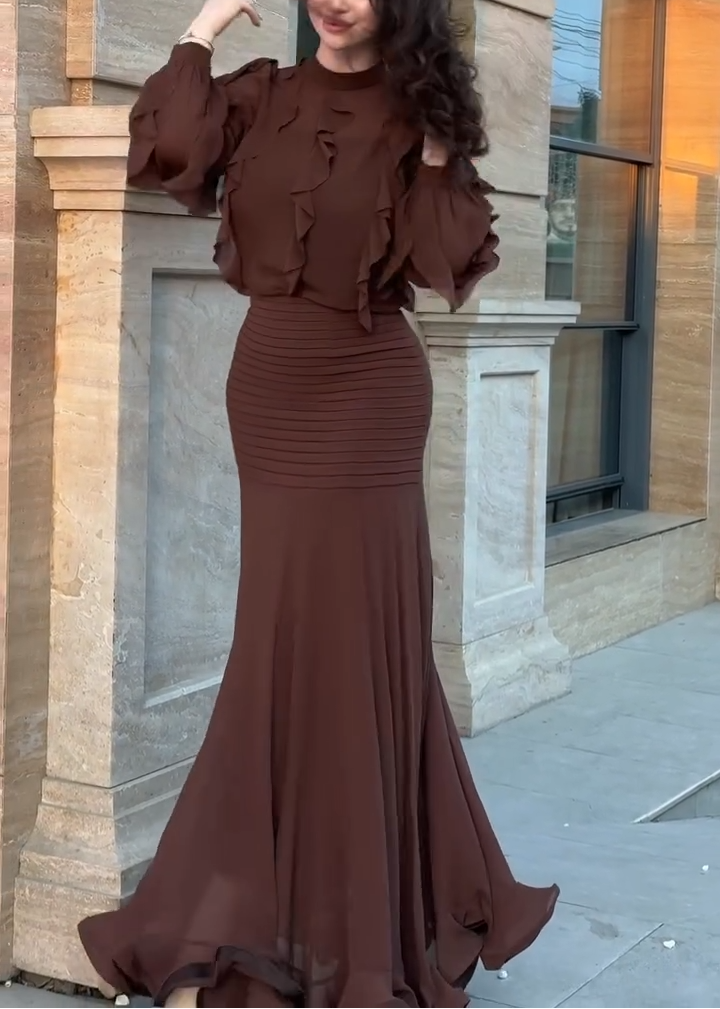 Completo Due Pezzi Top a Maniche Lunghe con Righe Marrone e Gonna Maxi a Sirena a Costine