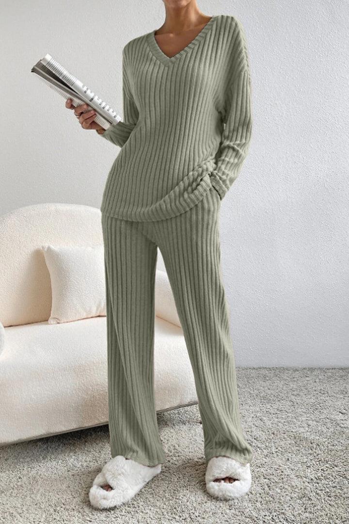 Set Top e Pantaloni con Scollatura a V a Costine