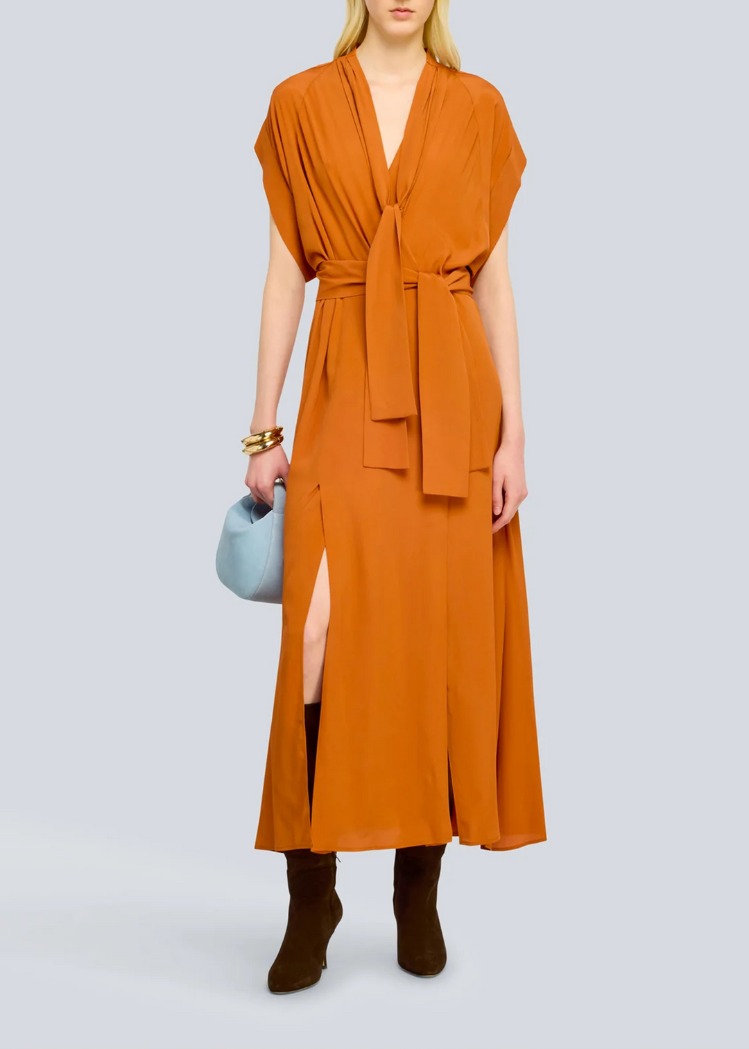 Abito Maxi Elegante Arancione con Scollo a V e Cintura