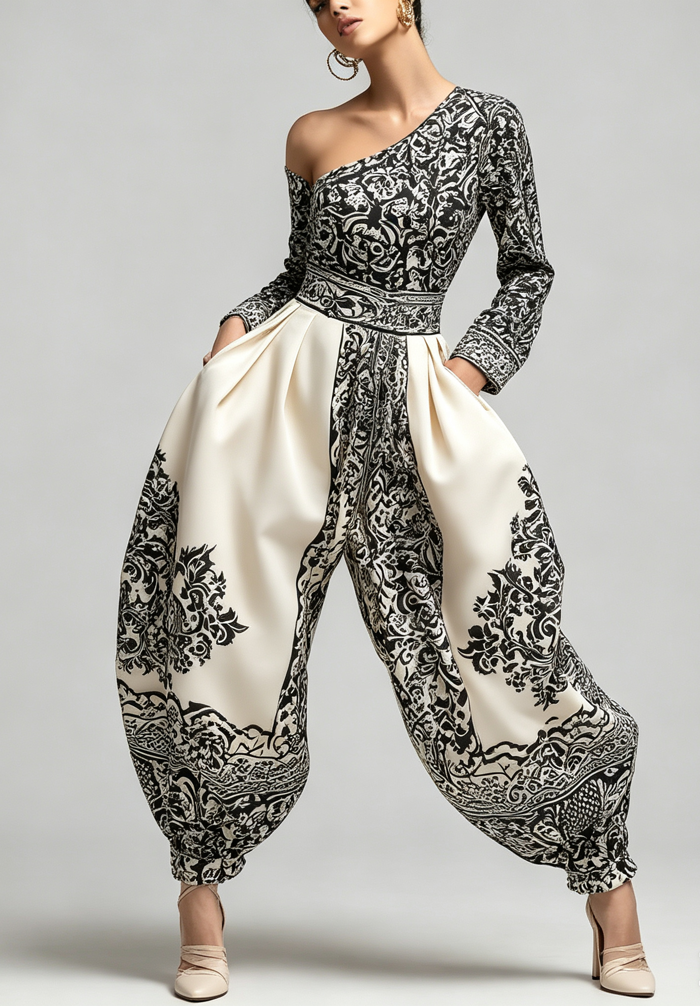 Salopette Harem Vintage Floreale Nero e Bianco con Spalla Scoperta e Tasche