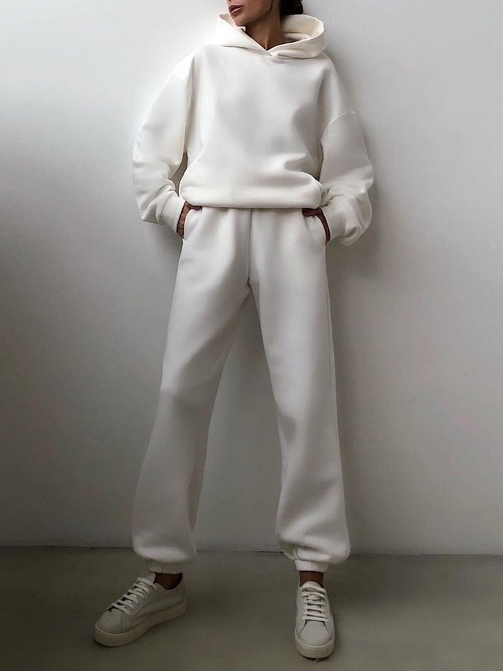 Completo Due Pezzi Casual con Cappuccio di Colore Unito