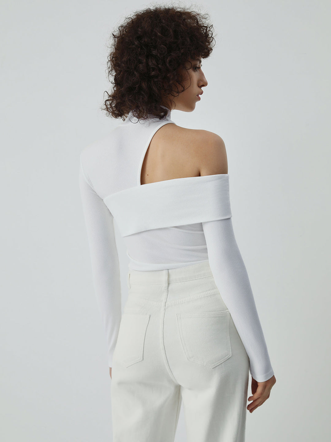 Ginevra | Top Asimmetrico con Collo Alto