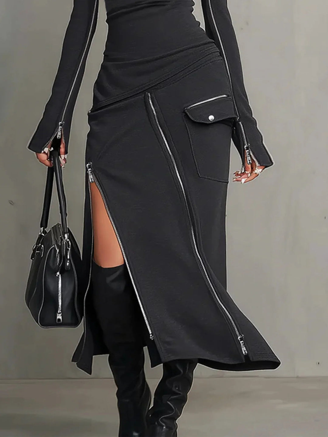 Set con tasche a zip irregolari e colletto alto