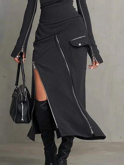 Set con tasche a zip irregolari e colletto alto