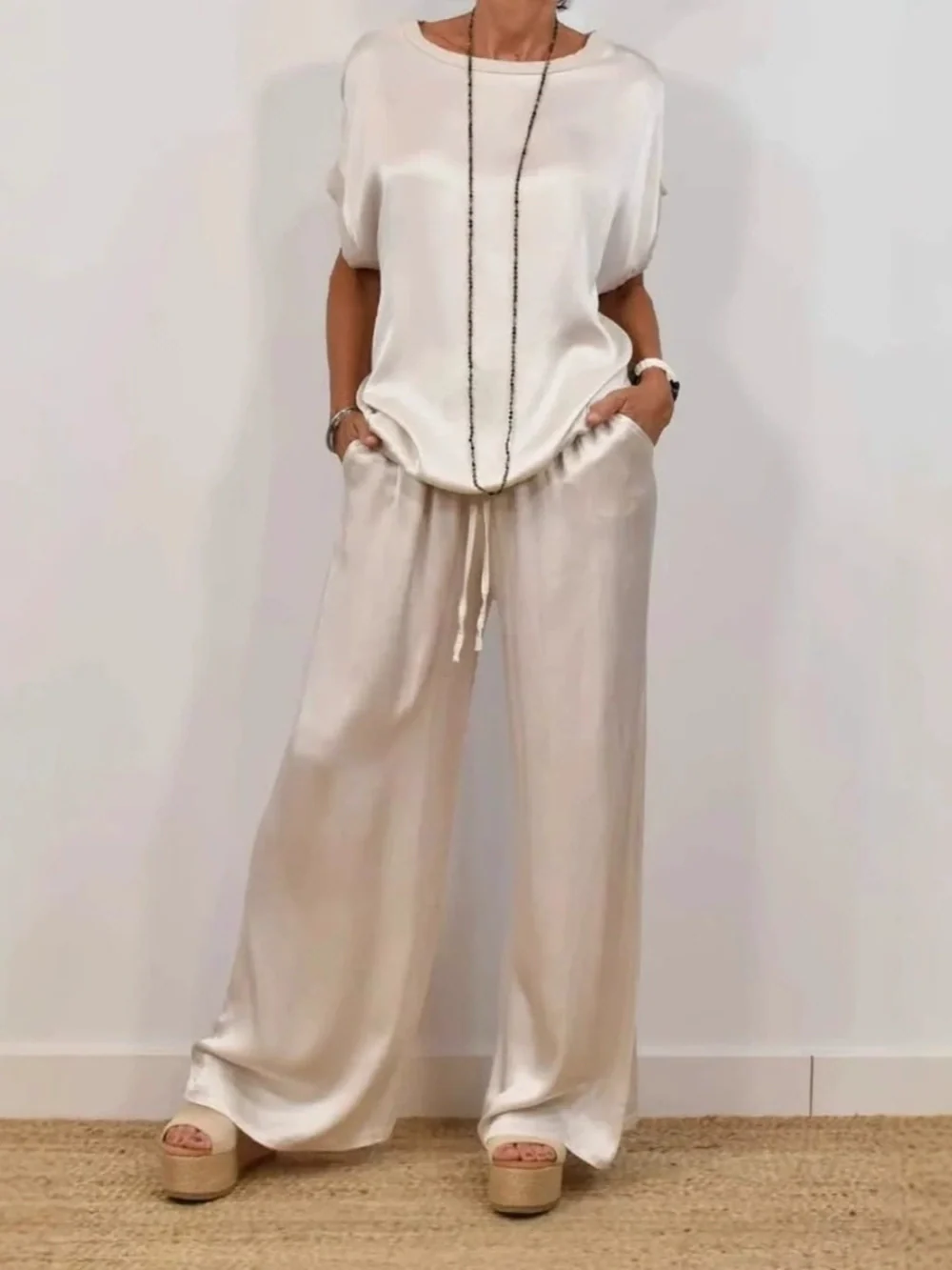 Set casual con camicia larga e pantaloni a gamba larga