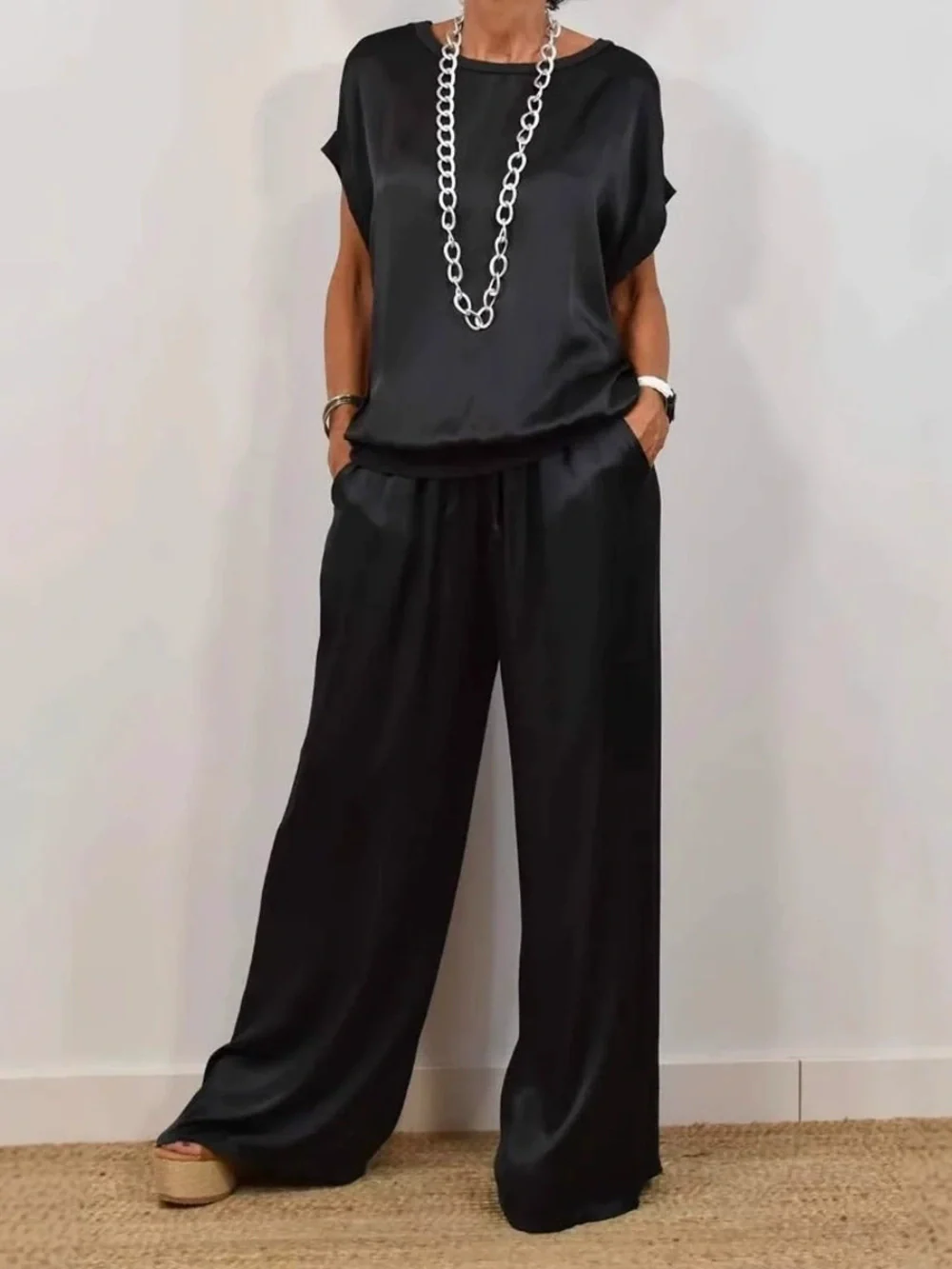 Set casual con camicia larga e pantaloni a gamba larga