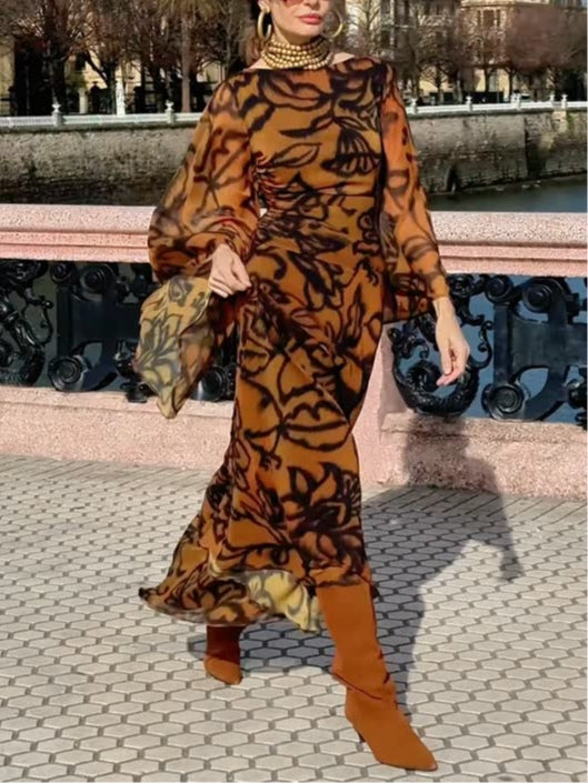 Abito lungo stampato marrone con maniche larghe
