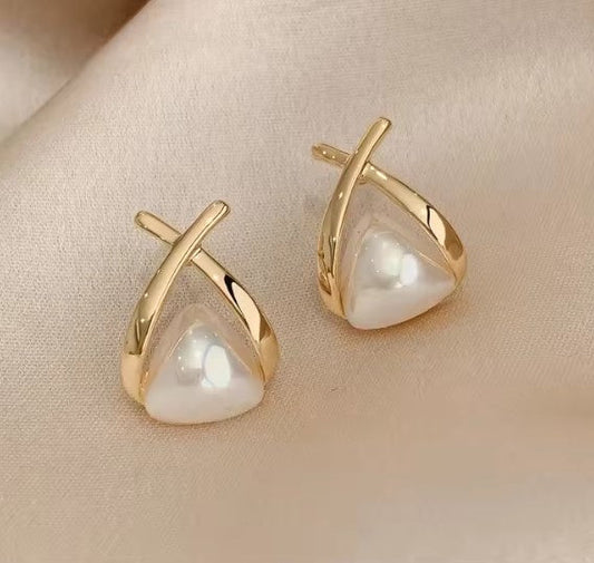 Orecchini vintage a forma di goccia con perla a forma di croce e triangolo