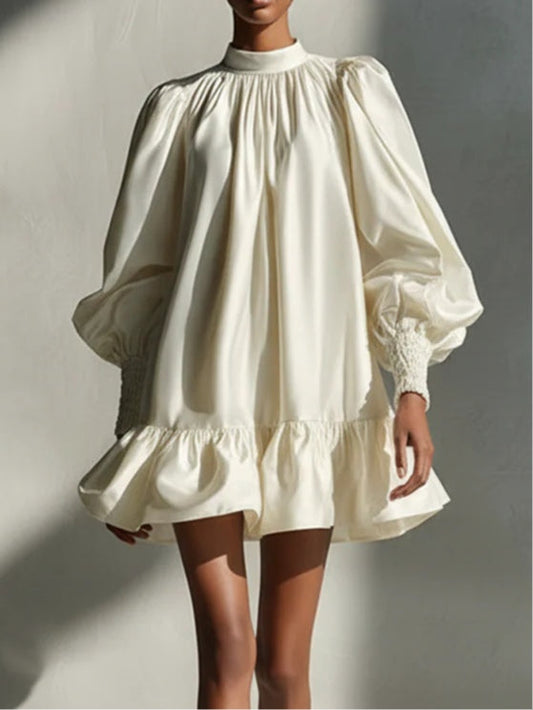 Abito Mini in Raso Beige con Maniche a Volant