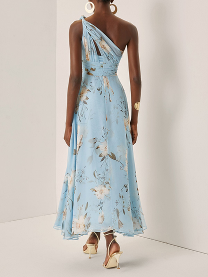 Abito Maxi Plissettato in Chiffon a Spalla Scoperta Blu Chiaro