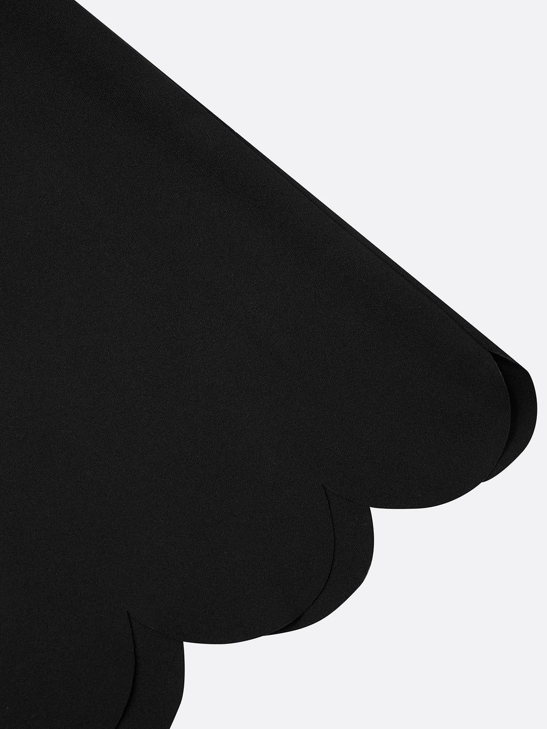 Abito Midi A-Line Nero in Artigianato Irregolare con Scollatura Quadrata e Maniche Corte
