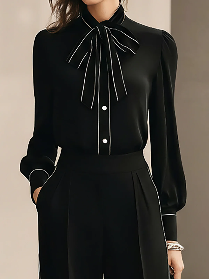 Blusa con Papillon a Righe Bianche e Nere e Pantaloni a Gamba Larga Set di Due Pezzi