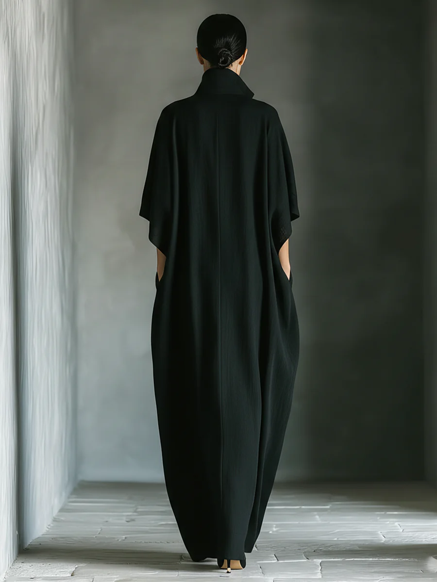 Abito Maxi Nero Minimalista con Maniche a Kimono Oversize