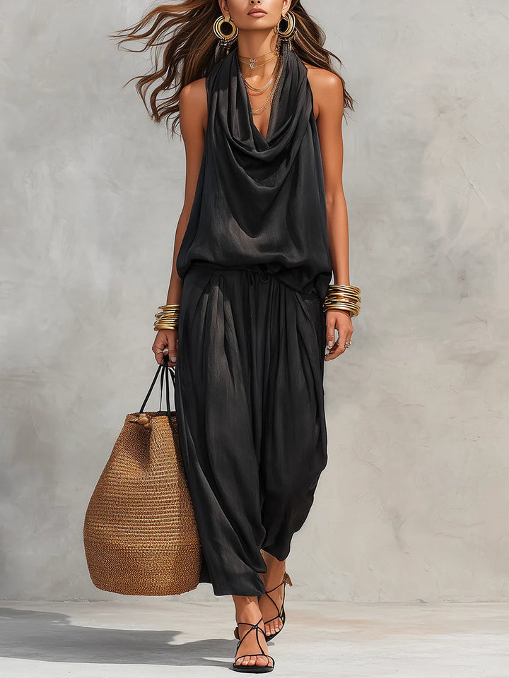 Set di Top Senza Maniche con Collo Halter Nero e Pantaloni Plissettati