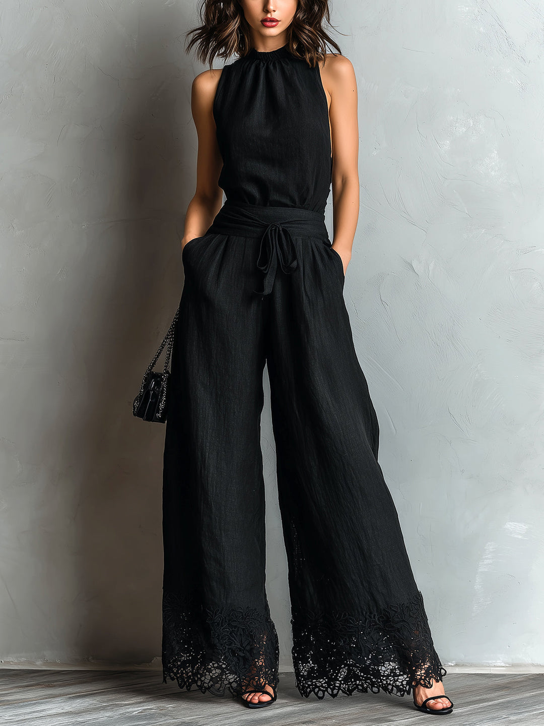 Set di Top e Pantaloni a Gamba Larga in Cotone-Lino Finto con Scollo All'Americana e Dettagli in Pizzo